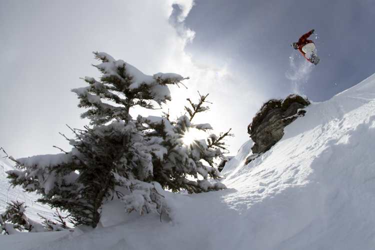 Snowboarding a freeride